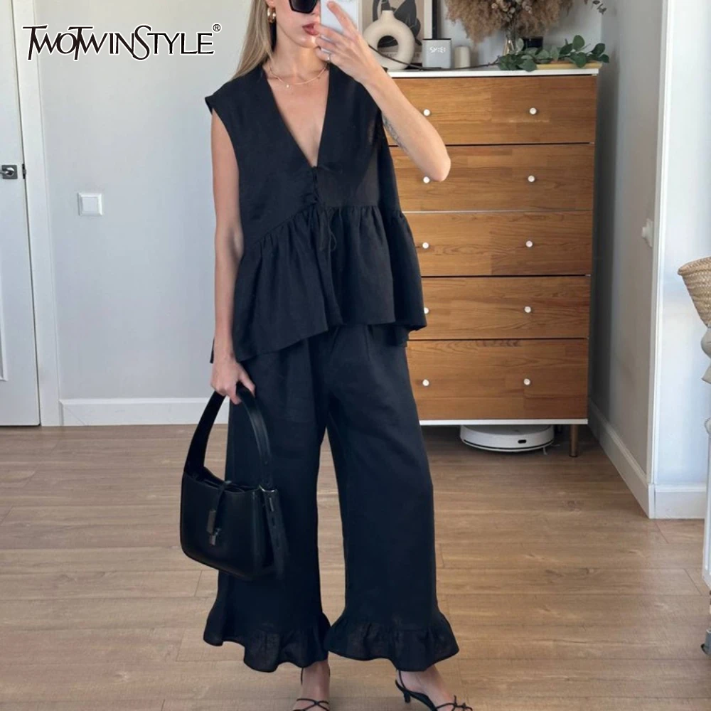 TWOTWINSTYLE Spliced Ruffle Two Piece Set for Women V Neck Sleeveless Vest High Waist Flare Trousers Casual Suit Female Fashion
TWOTWINSTYLE Spliced Ruffle Two Piece Set for Women V Neck Sleeveless Vest High Waist Flare Trousers Casual Suit Female Fashion