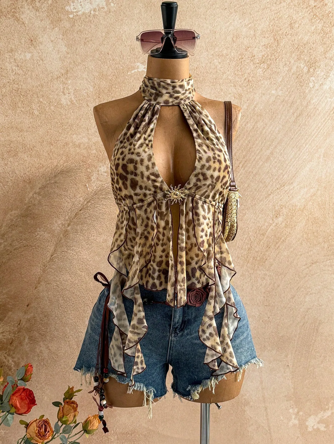 Stylish Lady Leopard Print Halter Camisole Tops 2026 Women Sheer Mesh Ruffle Front Tie Back Summer Sexy Club Street Tops Tees
Stylish Lady Leopard Print Halter Camisole Tops 2026 Women Sheer Mesh Ruffle Front Tie Back Summer Sexy Club Street Tops Tees