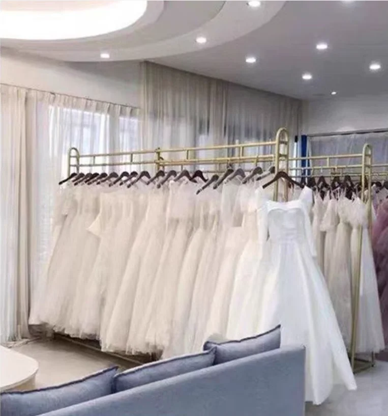 Thickened wedding dress rack, floor standing studio specific golden wedding dress hanger
Thickened wedding dress rack, floor standing studio specific golden wedding dress hanger