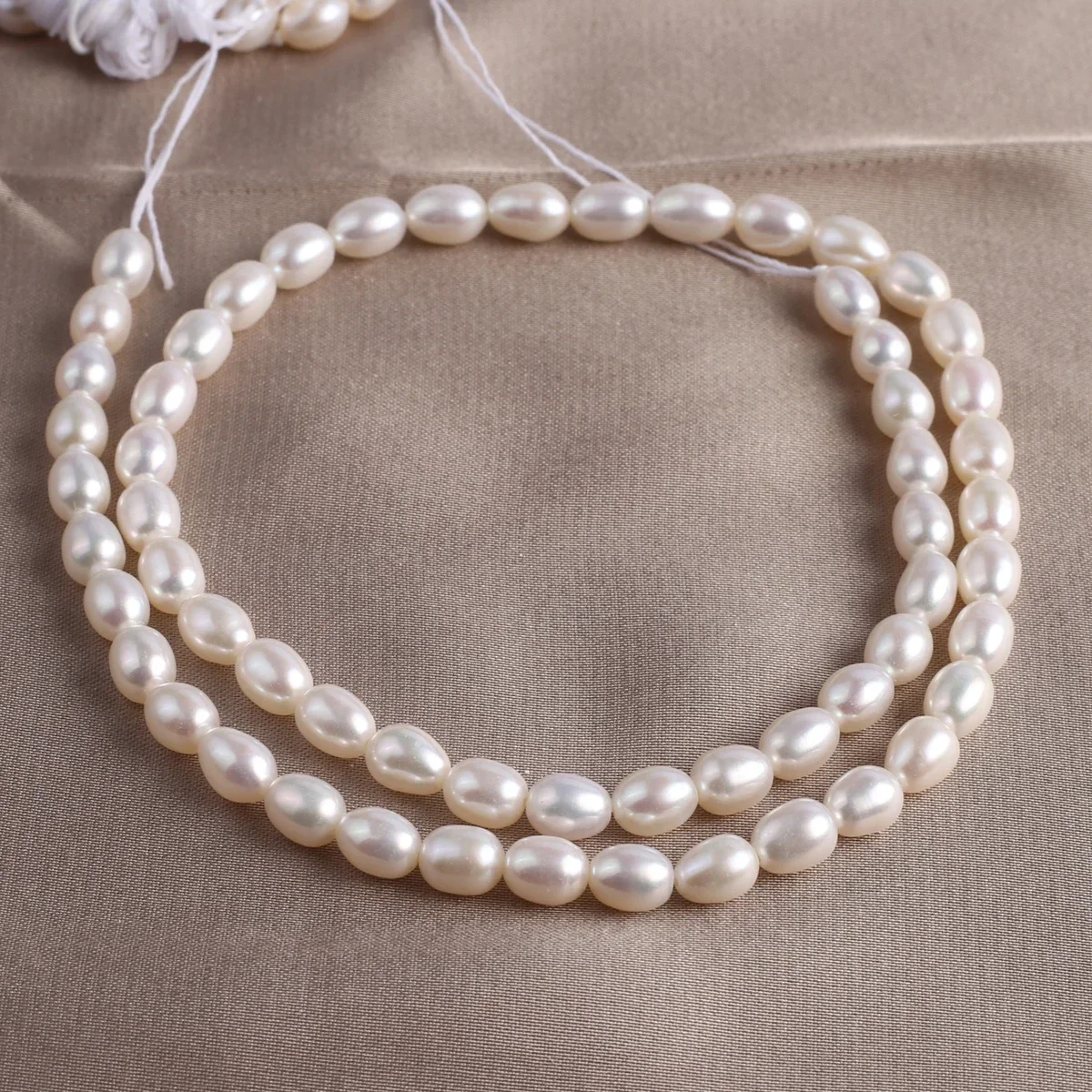 4-5mm AAA hot sale Smooth Surface Natural Freshwater White Rice Pearl Bead Women Jewelry Make DIY Necklace Bracelet Accessories
4-5mm AAA hot sale Smooth Surface Natural Freshwater White Rice Pearl Bead Women Jewelry Make DIY Necklace Bracelet Accessories
