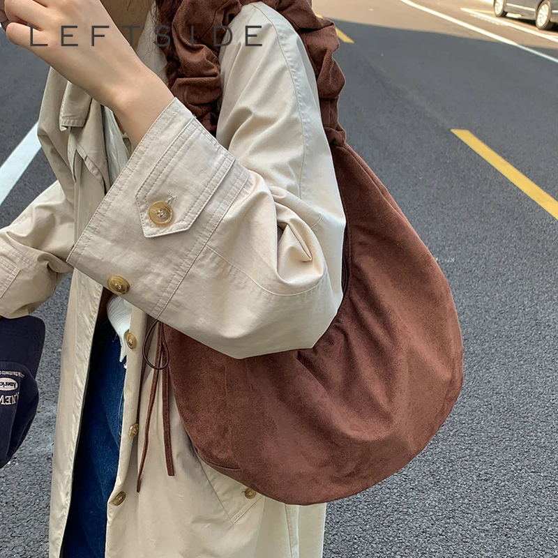 LEFTSIDE Women's High Capacity Soft Cloth Shoulder Bag 2025 Winter New Fashion Retro Hobo Bag Luxury Brand Designer Handbags
LEFTSIDE Women's High Capacity Soft Cloth Shoulder Bag 2025 Winter New Fashion Retro Hobo Bag Luxury Brand Designer Handbags