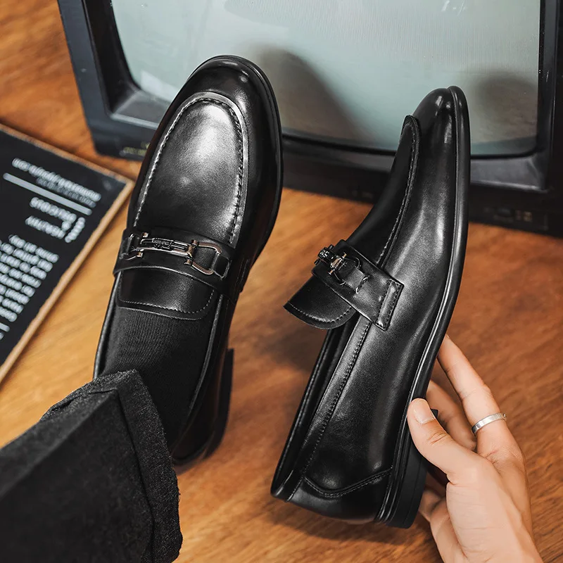 Men Leather Loafers Slip On Metal Buckle Formal Dress Shoes Comfort Soft Sole Business Wedding Office Oxford Shoes For Gentleman
Men Leather Loafers Slip On Metal Buckle Formal Dress Shoes Comfort Soft Sole Business Wedding Office Oxford Shoes For Gentleman