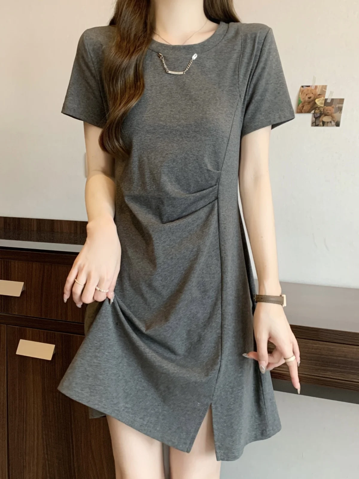 Slimming T-Shirt Dress Women Summer plus Size Short Sleeve Midi Chain Detail Pleated Korean Style High Waist A-Line Dress
Slimming T-Shirt Dress Women Summer plus Size Short Sleeve Midi Chain Detail Pleated Korean Style High Waist A-Line Dress