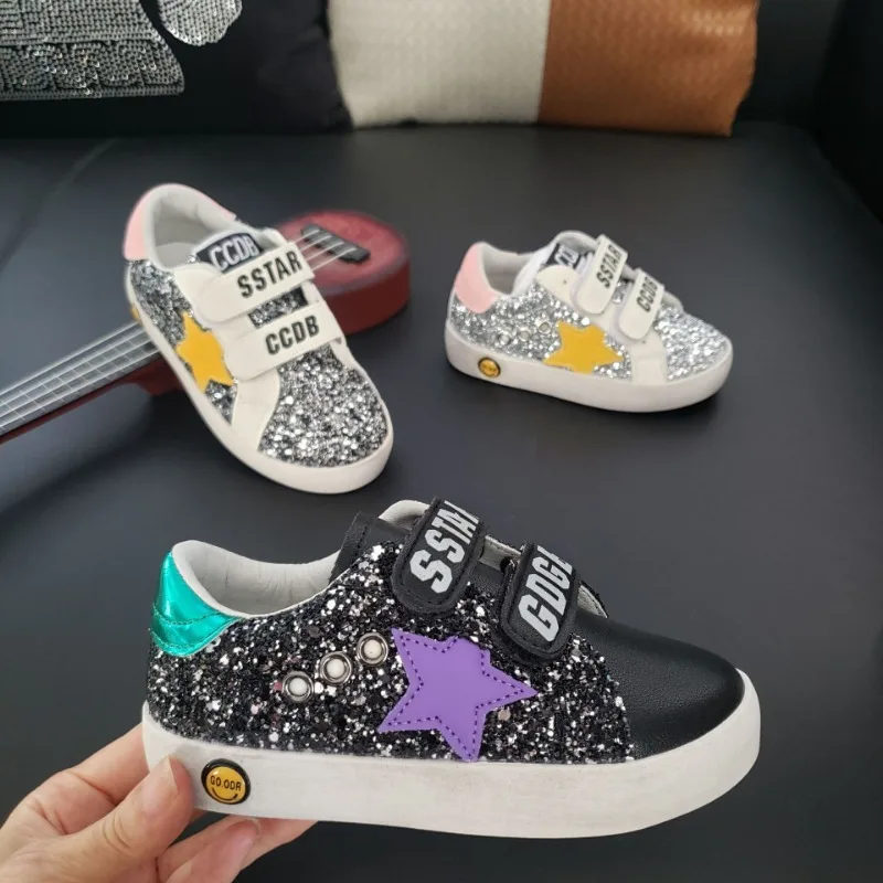 Simple Children Sequin Casual Shoes New Students' Dirty Sneakers Boys Girls Soft Sole Non-Slip Sports Shoes Kids Velcro Sneakers
Simple Children Sequin Casual Shoes New Students' Dirty Sneakers Boys Girls Soft Sole Non-Slip Sports Shoes Kids Velcro Sneakers