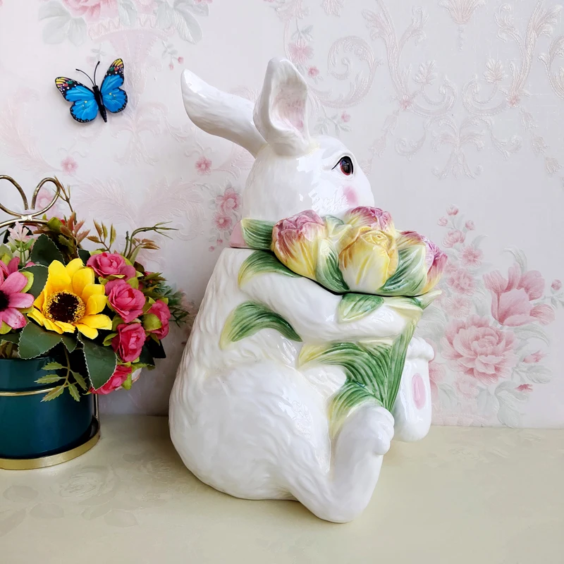 Ceramic Storage Jar Hand-painted Rabbits Holding Tulip Biscuit Jar European Living Room Decoration Jar Home Decoration Ornament
Ceramic Storage Jar Hand-painted Rabbits Holding Tulip Biscuit Jar European Living Room Decoration Jar Home Decoration Ornament