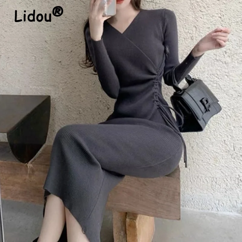 2022 Autumn Winter Elegant Sexy V Neck Ruched Bodycon Basic Dresses for Women Solid Long Sleeve Knitted Sweater Midi Dress Robe
2022 Autumn Winter Elegant Sexy V Neck Ruched Bodycon Basic Dresses for Women Solid Long Sleeve Knitted Sweater Midi Dress Robe