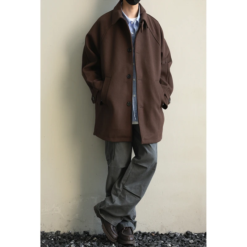 Wool Blend Man Short Coat Mans Casual Outdoor Waterproof Hooded Detachable Loose Oversize Young Men Thick Black Street Fashion
Wool Blend Man Short Coat Mans Casual Outdoor Waterproof Hooded Detachable Loose Oversize Young Men Thick Black Street Fashion