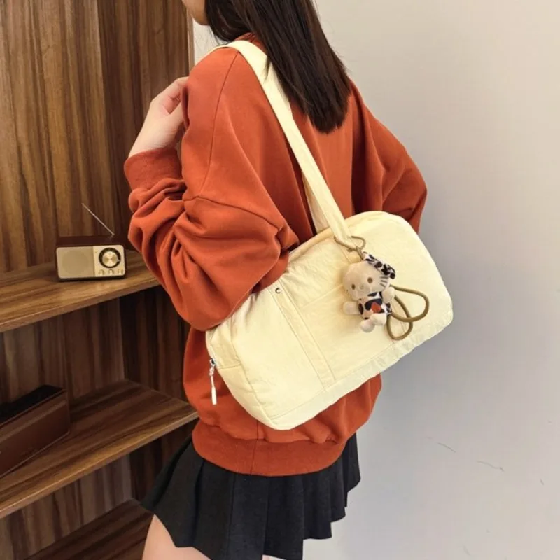 Stylish Leather Crossbody Bag Minimalist Unique Fashionable Trendy Large Capacity Solid Color Commuter For Women
Stylish Leather Crossbody Bag Minimalist Unique Fashionable Trendy Large Capacity Solid Color Commuter For Women