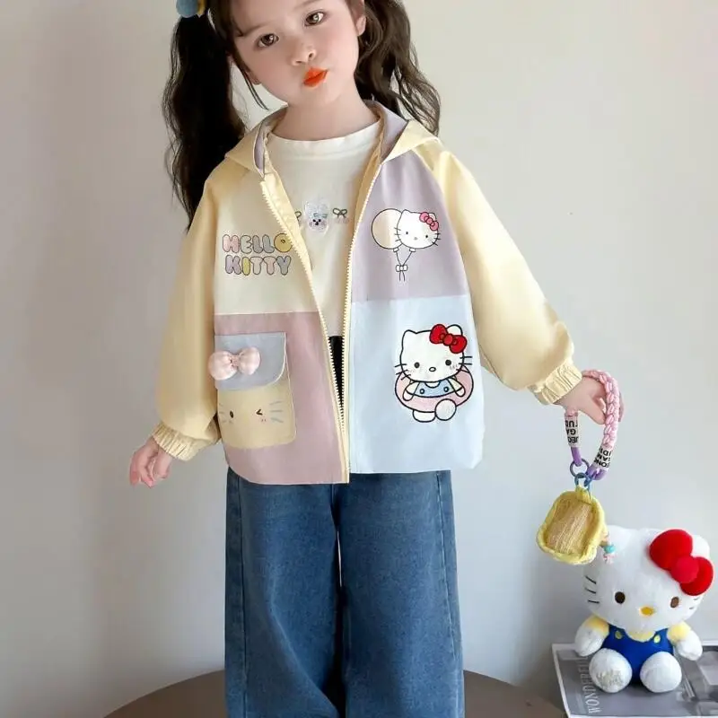 Sanrio Hello Kitty куртка с капюшоном, новый стиль, осенняя одежда, модная мультяшная модная ветрозащитная куртка на молнии с цветными блоками для малышей, ветрозащитная куртка для девочек
Sanrio Hello Kitty куртка с капюшоном, новый стиль, осенняя одежда, модная мультяшная модная ветрозащитная куртка на молнии с цветными блоками для малышей, ветрозащитная куртка для девочек