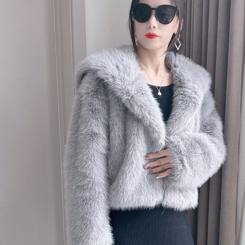 Autumn and Winter New Imitation Fox Hair Short Coat Navy Collar Solid Color Thick Casual Fur One Imitation Fur Coat
Autumn and Winter New Imitation Fox Hair Short Coat Navy Collar Solid Color Thick Casual Fur One Imitation Fur Coat