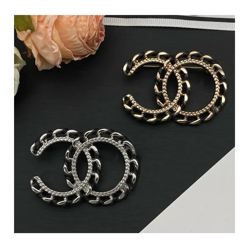 Letter Knitting Brooch Female Internet Celebrity Classic Retro Fashion Temperament Full of Diamond Brooch Pin Clothing
Letter Knitting Brooch Female Internet Celebrity Classic Retro Fashion Temperament Full of Diamond Brooch Pin Clothing