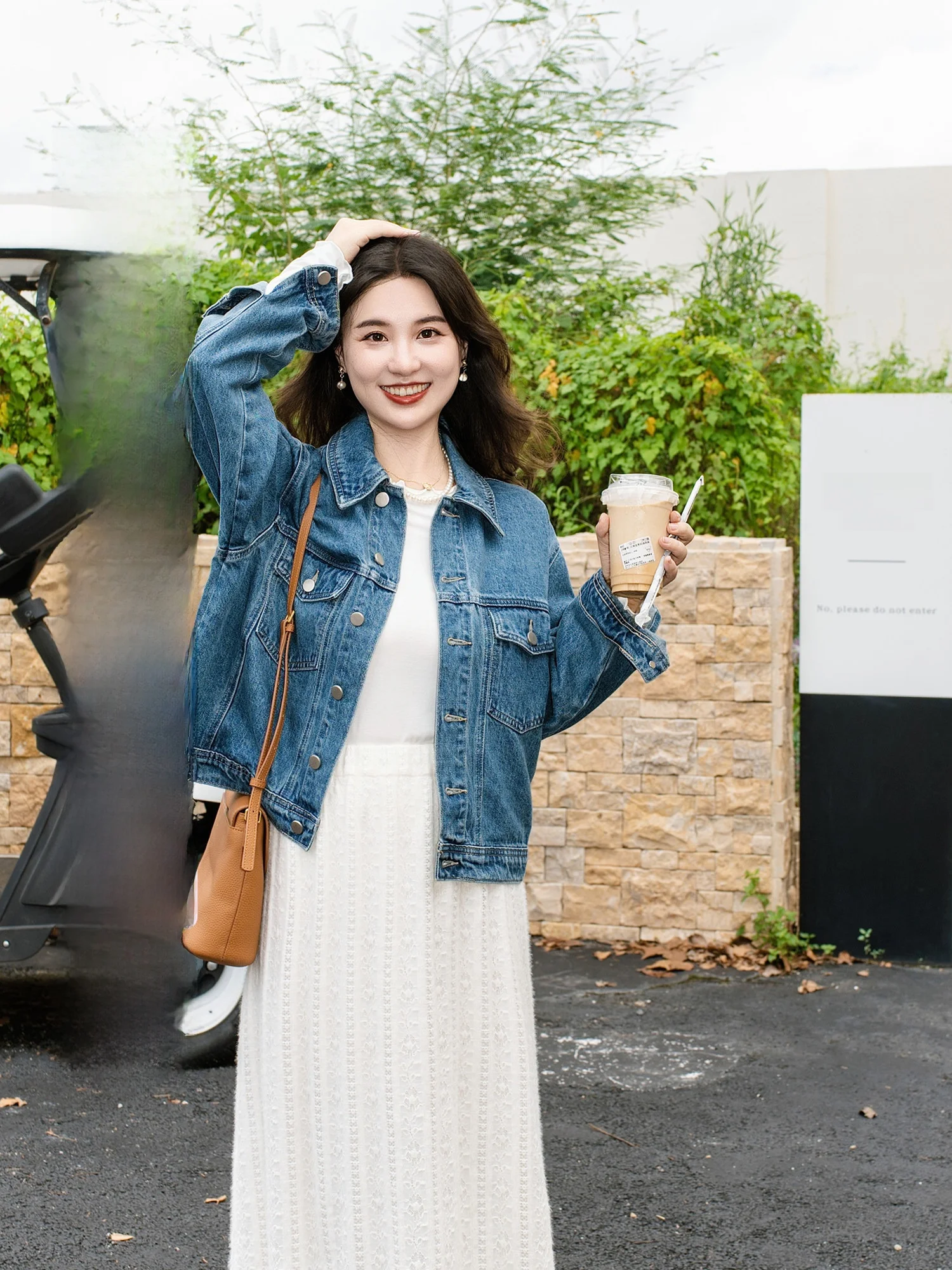 Apipedr Retro Blue Denim Jaet Loose Silhouette Women's ort Outerwear Cotton Button Closure Regular Length
Apipedr Retro Blue Denim Jaet Loose Silhouette Women's ort Outerwear Cotton Button Closure Regular Length