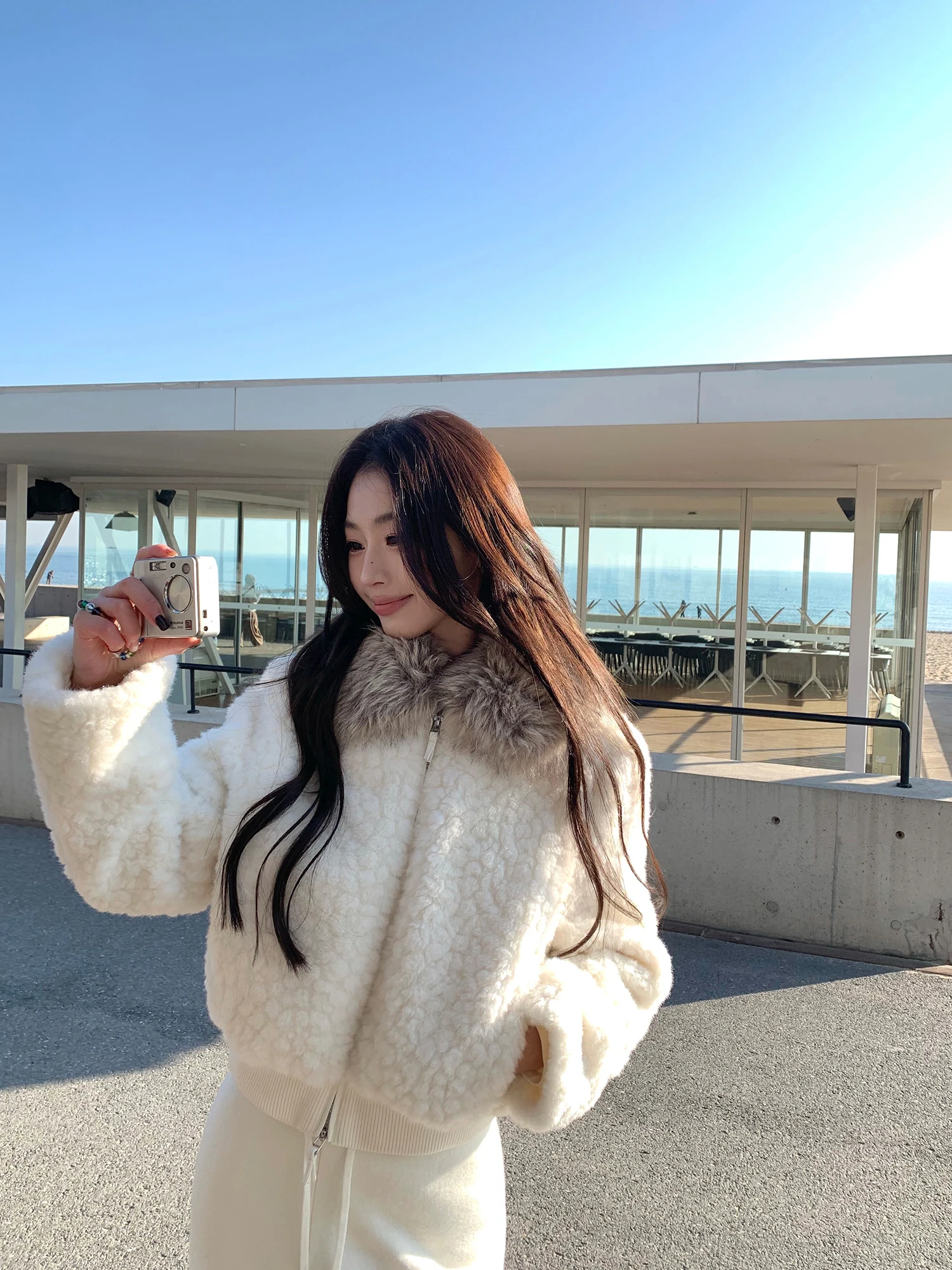 Жилет из искусственного меха Pusumede для женщин: теплый, мягкий, с воротником, повседневный, на молнии, с длинными рукавами
Жилет из искусственного меха Pusumede для женщин: теплый, мягкий, с воротником, повседневный, на молнии, с длинными рукавами