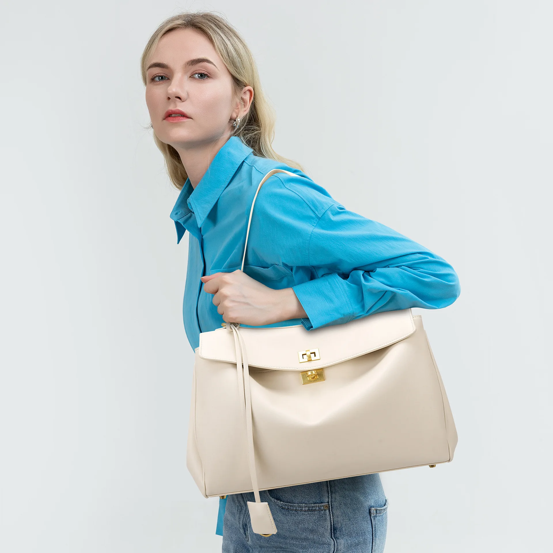 Stylish Women Messenger Bag Premium Leather Crossbody Shoulder Handbags Luxury Tote Purse Designer Brand Elegant Fashion
Stylish Women Messenger Bag Premium Leather Crossbody Shoulder Handbags Luxury Tote Purse Designer Brand Elegant Fashion
