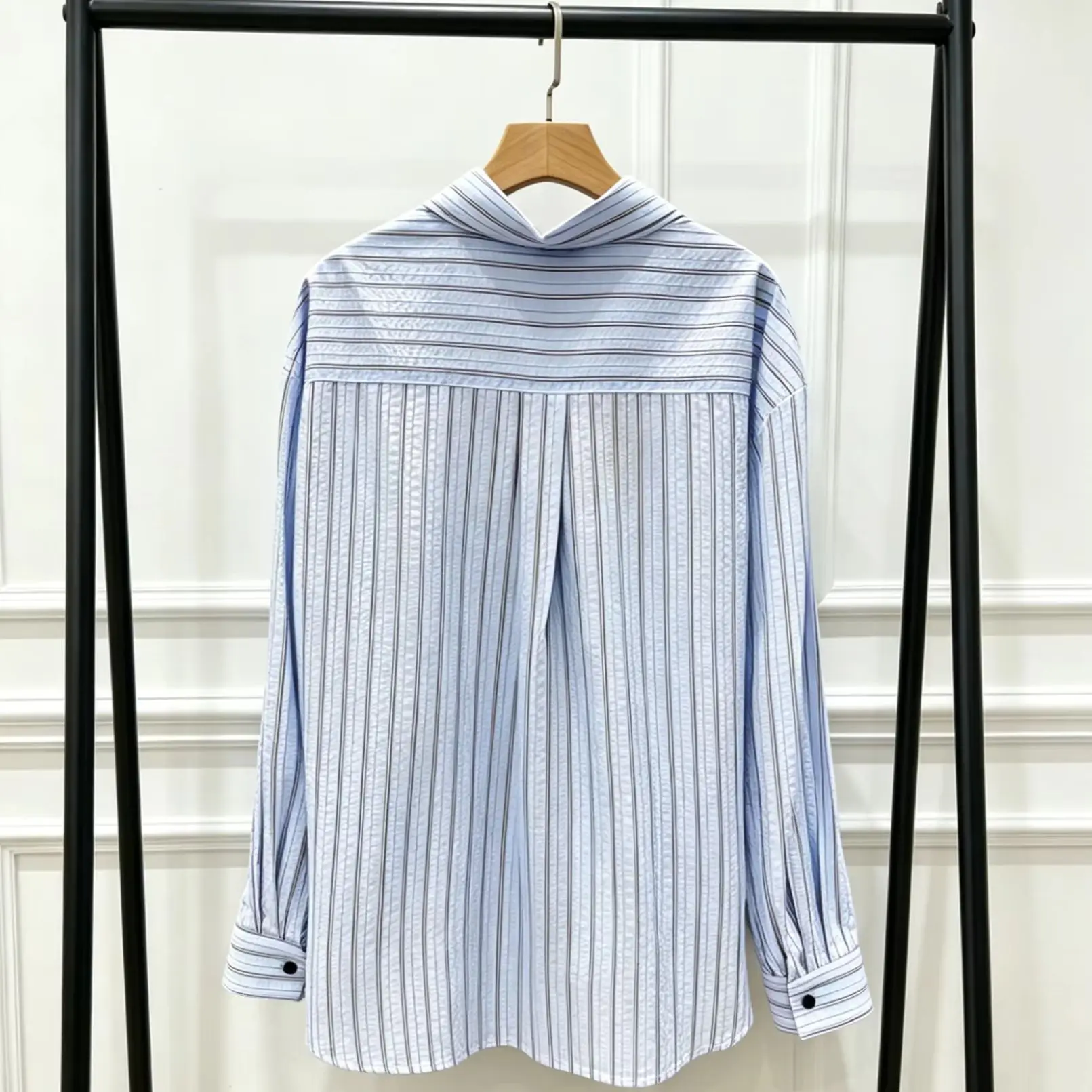 2026 Spring/Summer New Design Women's Fashion Collar Striped Shirt
2026 Spring/Summer New Design Women's Fashion Collar Striped Shirt