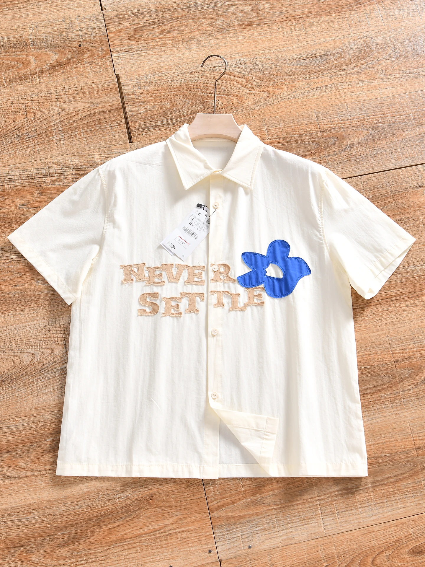 Nordic Style Breathable Cotton Short Sleeve Shirt Men's Fashion Slim Fit Summer Casual Wear Comfortable Loose Fit Shirt
Nordic Style Breathable Cotton Short Sleeve Shirt Men's Fashion Slim Fit Summer Casual Wear Comfortable Loose Fit Shirt
