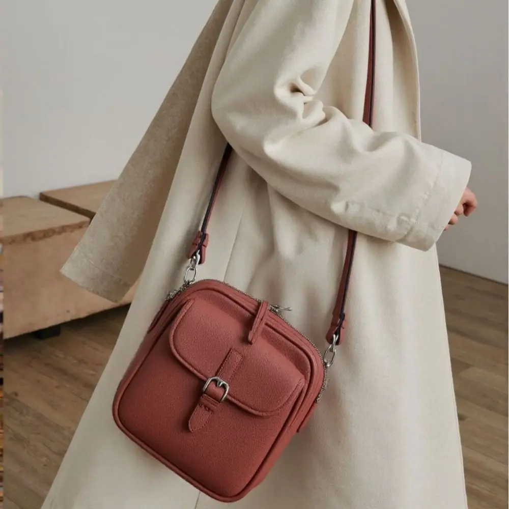Leather Women Messenger Bag with Adjustable Removable Strap Anti-theft Crossbody Leather Bag Large Capacity Vintage
Leather Women Messenger Bag with Adjustable Removable Strap Anti-theft Crossbody Leather Bag Large Capacity Vintage