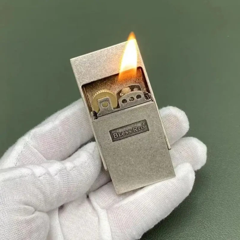 Pull-out Retro Elegant Open Flame Drawer Lighter Vintage Grinding Wheel Lighter Portable Oil Lighter Men's Smoking Gift
Pull-out Retro Elegant Open Flame Drawer Lighter Vintage Grinding Wheel Lighter Portable Oil Lighter Men's Smoking Gift