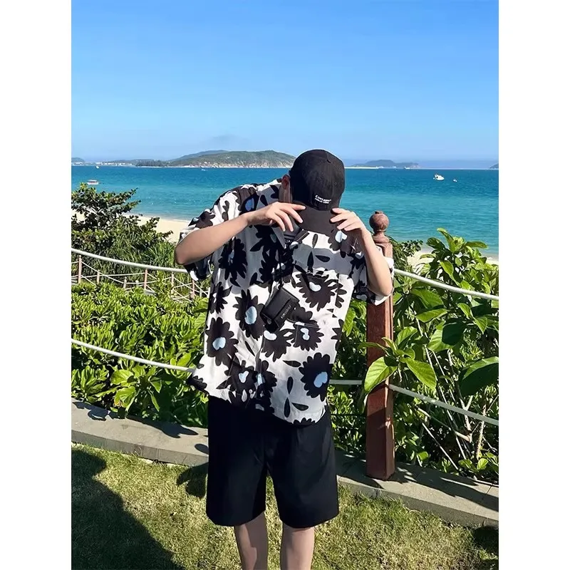 Summer Large Size Cuban Collar Print Short Sleeve Men's Shirt Casual Loose Design Beach Vacation Fashionable Polyester Fiber
Summer Large Size Cuban Collar Print Short Sleeve Men's Shirt Casual Loose Design Beach Vacation Fashionable Polyester Fiber