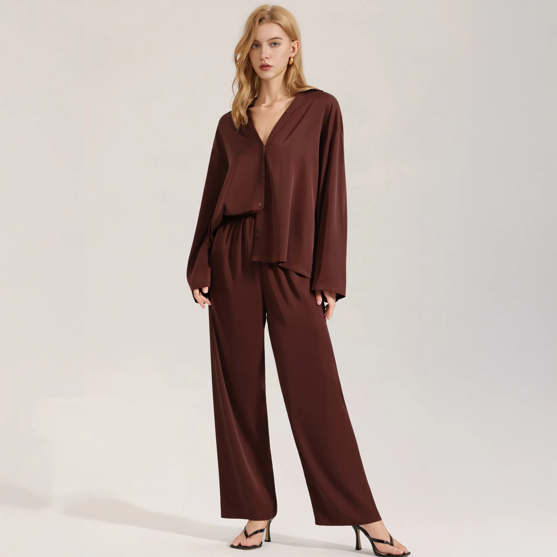 Autumn Women 2PCS Pajamas Set Sleepwear Coffee Long Sleeve Trouser Suits Pijamas Loose Ice Silk Homewear Pyjama
Autumn Women 2PCS Pajamas Set Sleepwear Coffee Long Sleeve Trouser Suits Pijamas Loose Ice Silk Homewear Pyjama