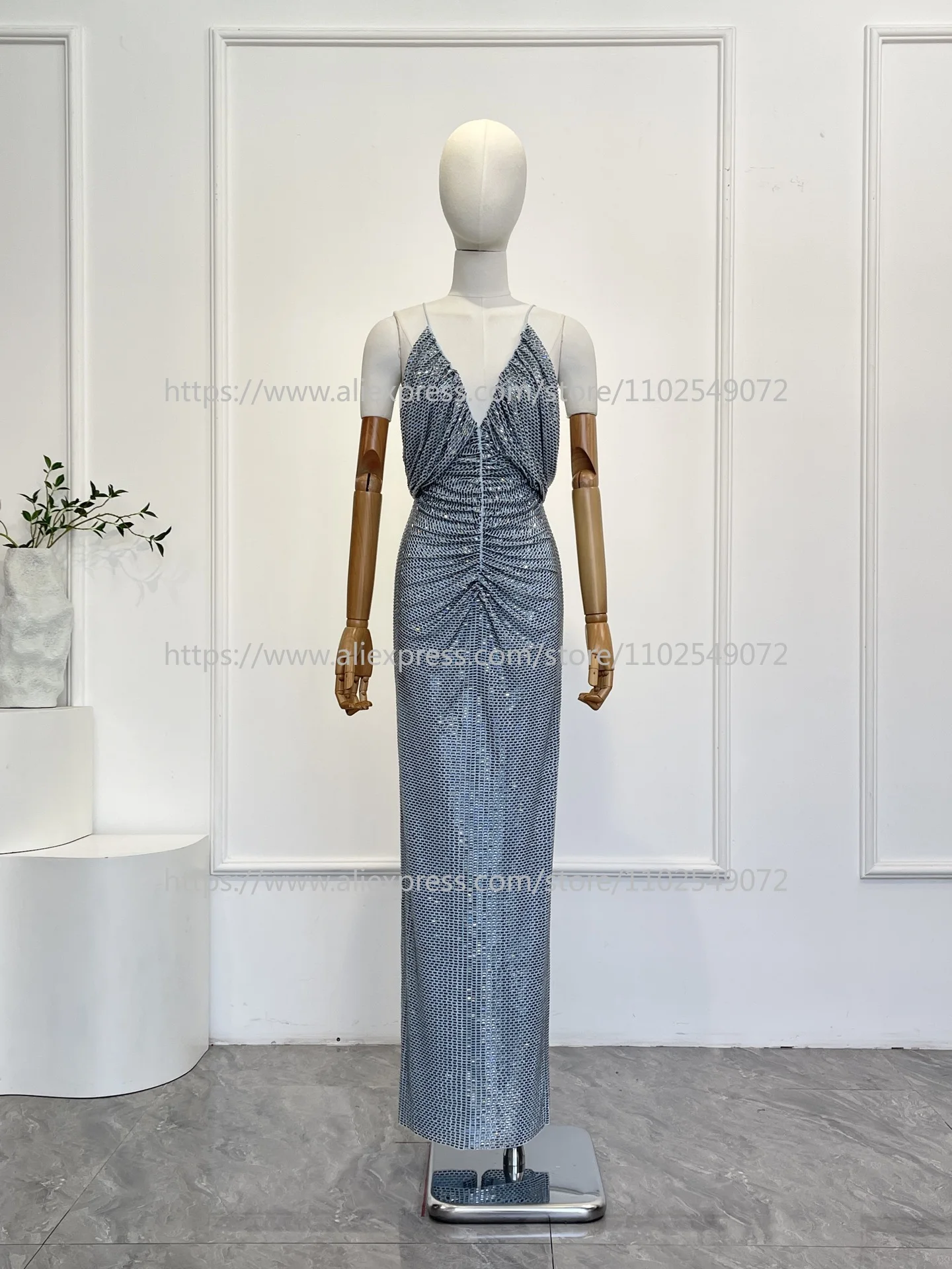 New 2026 Top Quality Light Blue Drape Diamonds V-Neck Sleeveless Women Elegant Spaghetti Mermaid Maxi Dress for Party
New 2026 Top Quality Light Blue Drape Diamonds V-Neck Sleeveless Women Elegant Spaghetti Mermaid Maxi Dress for Party