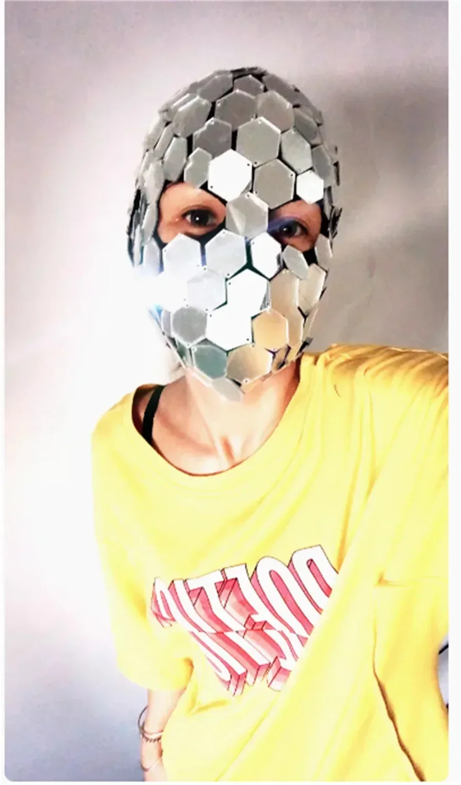 Customized Mirror Headgear with Hexagonal Lens Hat and Mysterious Masked Headgear for Pre Show Performance
Customized Mirror Headgear with Hexagonal Lens Hat and Mysterious Masked Headgear for Pre Show Performance