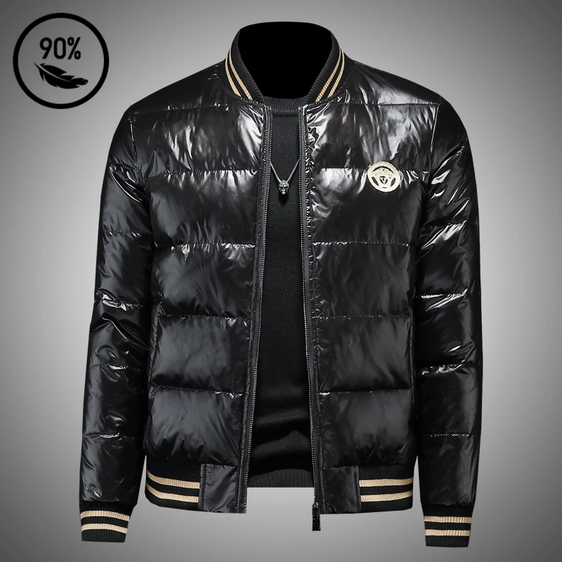 Элитная глянцевая черная мужская короткая пуховая куртка с белым пухом, легкая, теплая, зимняя, с вышивкой, с воротником-бомбером
Элитная глянцевая черная мужская короткая пуховая куртка с белым пухом, легкая, теплая, зимняя, с вышивкой, с воротником-бомбером