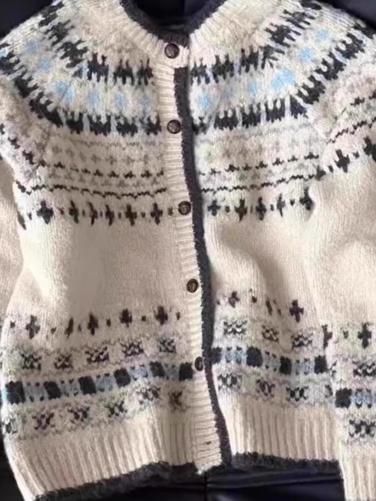 Японский нежный студенческий свитер Jaet, женский весенне-осенний новый ретро-дизайн, свободная верхняя одежда, вязаный открытый кардиган
Японский нежный студенческий свитер Jaet, женский весенне-осенний новый ретро-дизайн, свободная верхняя одежда, вязаный открытый кардиган