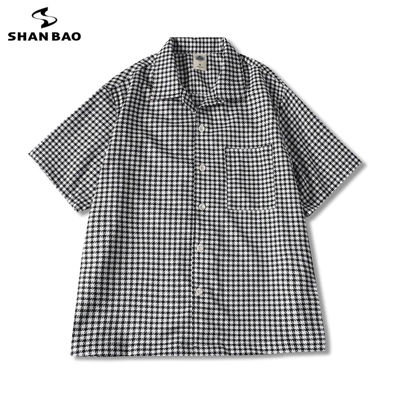 SHAN BAO 2026 summer brand houndstooth men's Cuban collar loose short-sleeved shirt classic retro fashion casual plaid shirt
SHAN BAO 2026 summer brand houndstooth men's Cuban collar loose short-sleeved shirt classic retro fashion casual plaid shirt