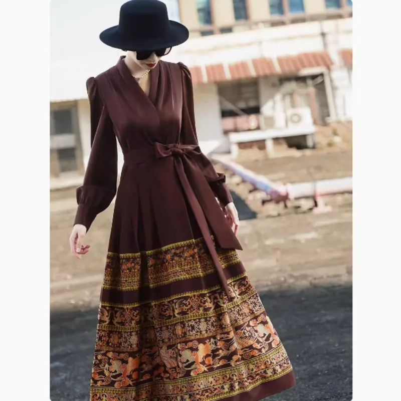 Retro Printed Dress, Women's Spring And Autumn Design, With Improved Strap And Horse Face Long Skirt
Retro Printed Dress, Women's Spring And Autumn Design, With Improved Strap And Horse Face Long Skirt