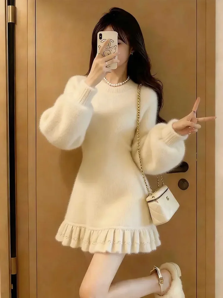 Корейский вязаный свитер-платье для женщин: модный, с цветочным принтом, для ношения под юбку, высококачественный, трендовый
Корейский вязаный свитер-платье для женщин: модный, с цветочным принтом, для ношения под юбку, высококачественный, трендовый