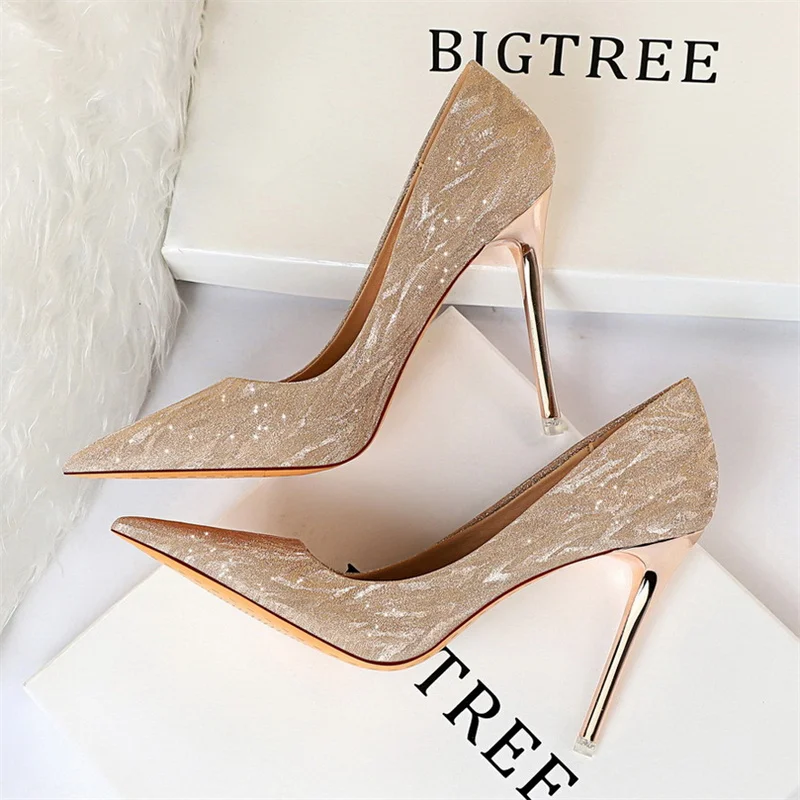 New Women Elegant 7.5cm 10.5cm High Heels Wedding Dress Pumps Lady Design Fetish Middle High Heels Goddess Shoes 5
New Women Elegant 7.5cm 10.5cm High Heels Wedding Dress Pumps Lady Design Fetish Middle High Heels Goddess Shoes 5