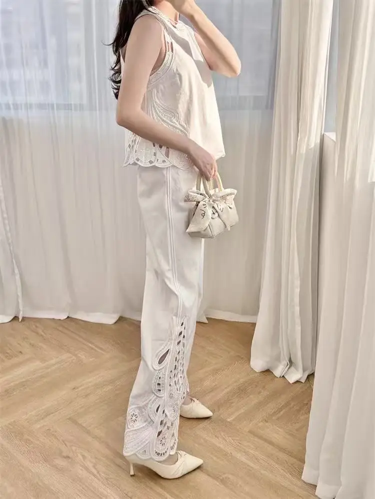 Summer New Fashion Embroidery Hollow Out Set Women Temperament O-Neck Sleeveless Tops Shirt or High Waist Straight Pants Ladies
Summer New Fashion Embroidery Hollow Out Set Women Temperament O-Neck Sleeveless Tops Shirt or High Waist Straight Pants Ladies