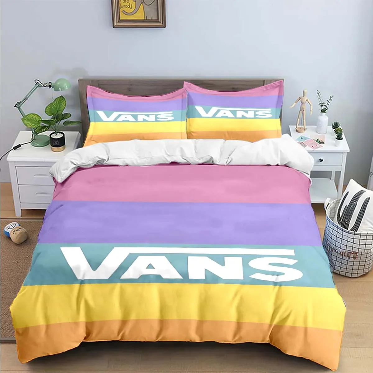 Изысканный комплект постельного белья с логотипом V-VANS Изысканный комплект пододеяльников Комплект постельного белья Роскошный подарок на день рождения
Изысканный комплект постельного белья с логотипом V-VANS Изысканный комплект пододеяльников Комплект постельного белья Роскошный подарок на день рождения