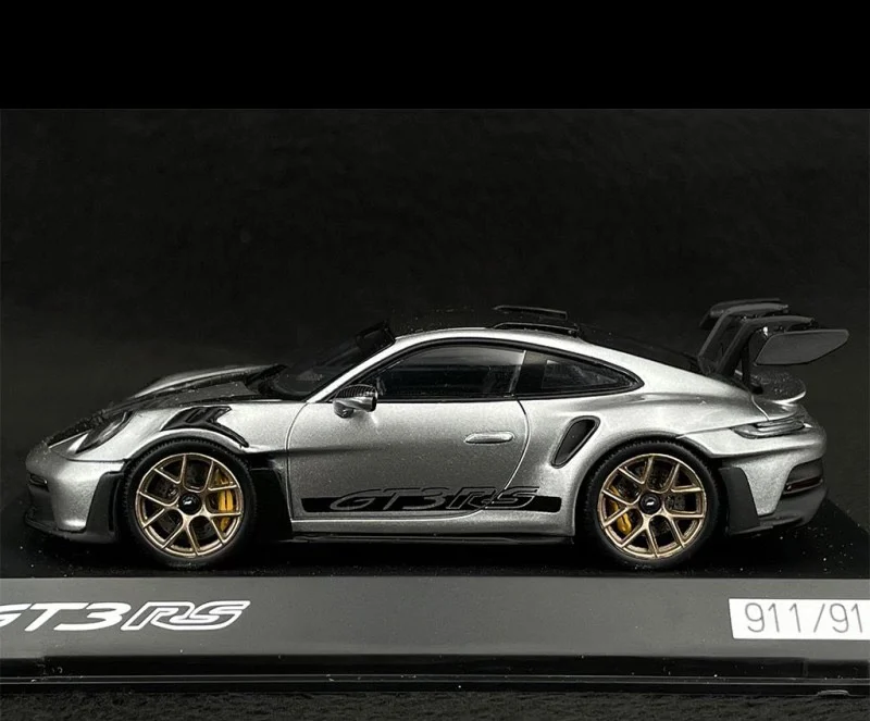 Spark 1:43 GT3 RS 911 (992) 2023, отдельный номер, «911», модель автомобиля из смолы, детская игрушка в подарок
Spark 1:43 GT3 RS 911 (992) 2023, отдельный номер, «911», модель автомобиля из смолы, детская игрушка в подарок