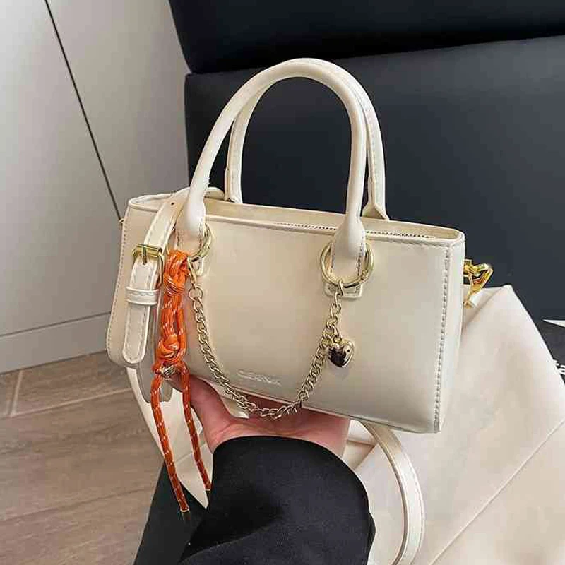 Fashion Chain Small Square Bag for Women Summer New Casual Versatile One Shoulder Crossbody Bags French Texture PU Handbags
Fashion Chain Small Square Bag for Women Summer New Casual Versatile One Shoulder Crossbody Bags French Texture PU Handbags