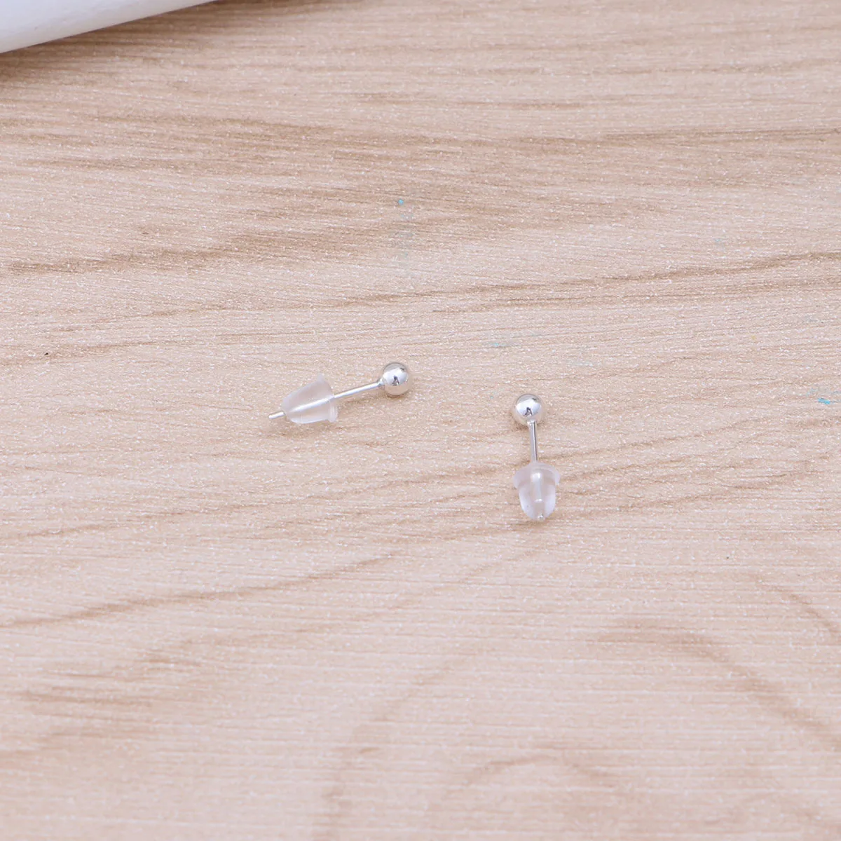 Sterling Silver Stud Earrings for Women Tiny Round Ball Bead Lightweight Non-Fading Corrosion-Resistant Jewelry Gift
Sterling Silver Stud Earrings for Women Tiny Round Ball Bead Lightweight Non-Fading Corrosion-Resistant Jewelry Gift