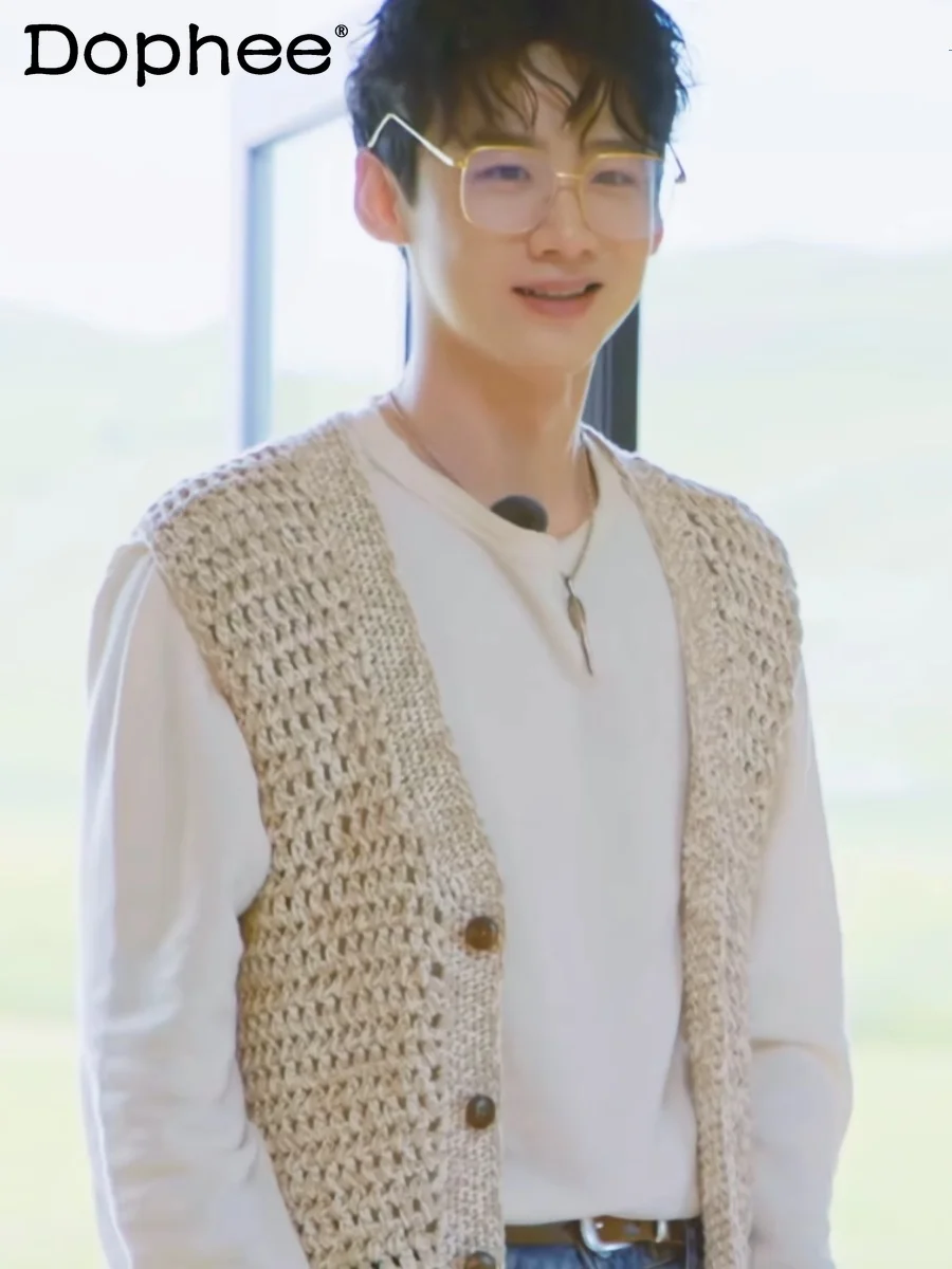 Fashion Knitted Tops 2024 Summer New Handsome Vest Cardigan V-neck Versatile Hollow Out Solid Color Trendy Male Sweater Vests
Fashion Knitted Tops 2024 Summer New Handsome Vest Cardigan V-neck Versatile Hollow Out Solid Color Trendy Male Sweater Vests