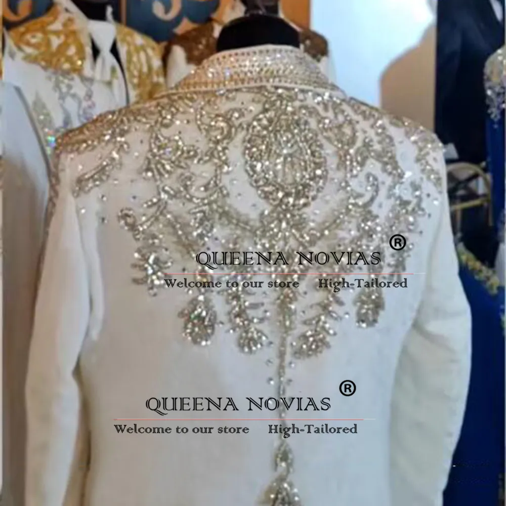 Exquisite Stones Beaded Suits Men Formal Occasion Wedding Groom Tuxeods Customized 3-Piece Set Man Banquet Dinner Party Dresses
Exquisite Stones Beaded Suits Men Formal Occasion Wedding Groom Tuxeods Customized 3-Piece Set Man Banquet Dinner Party Dresses
