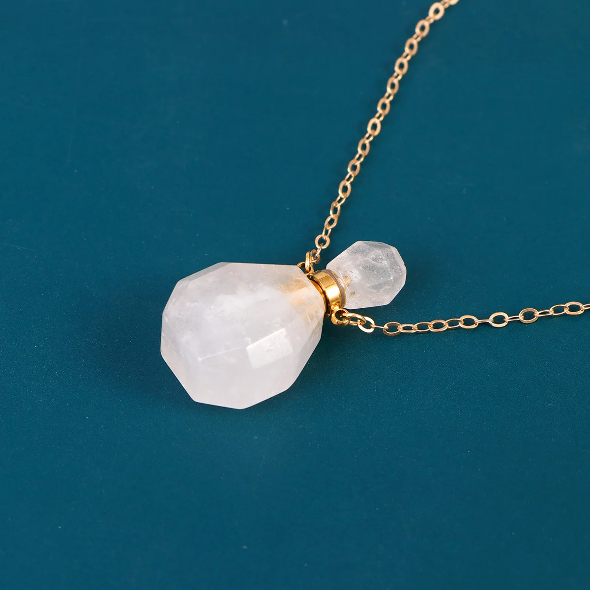 Crystal Pendant Decorations Perfume Container Essential Oil Diffuser Bottle Hanging Necklace Mini Wishing Bottle Natural
Crystal Pendant Decorations Perfume Container Essential Oil Diffuser Bottle Hanging Necklace Mini Wishing Bottle Natural