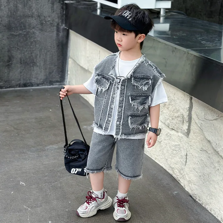 Boy's Summer Outfit Set New Style children's Denim short-sleeved Jacket three-piece Set For 2-10Y Baby Boys Summer Clothes
Boy's Summer Outfit Set New Style children's Denim short-sleeved Jacket three-piece Set For 2-10Y Baby Boys Summer Clothes