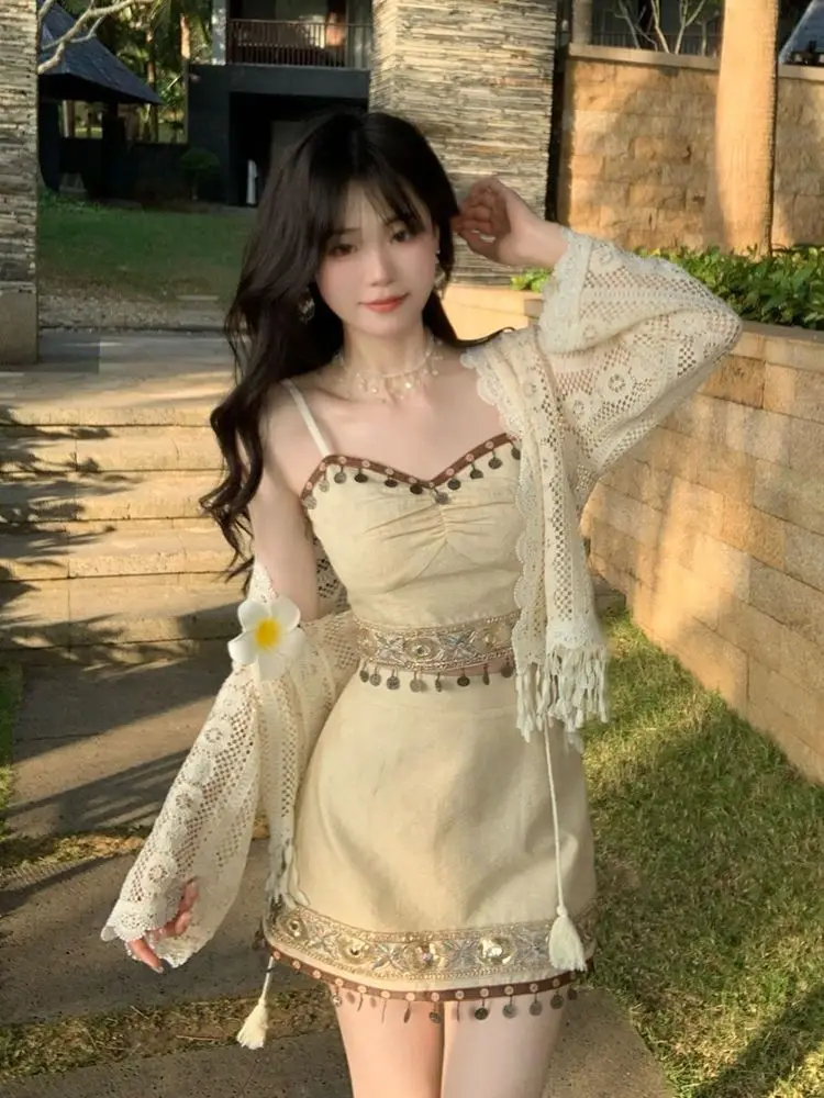 Bohe Vacation Set Sequins Tassels Tight Camisole Crop Top Women High-waisted Slimming A-line Skirt Knitted Cardigan Three Pieces
Bohe Vacation Set Sequins Tassels Tight Camisole Crop Top Women High-waisted Slimming A-line Skirt Knitted Cardigan Three Pieces
