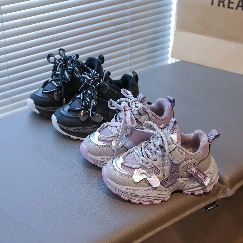 Нескользящие кроссовки для девочек, новые зимние легкие удобные детские повседневные туфли на мягкой подошве, утепленная плюшевая теплая хлопковая обувь для мальчиков
Нескользящие кроссовки для девочек, новые зимние легкие удобные детские повседневные туфли на мягкой подошве, утепленная плюшевая теплая хлопковая обувь для мальчиков