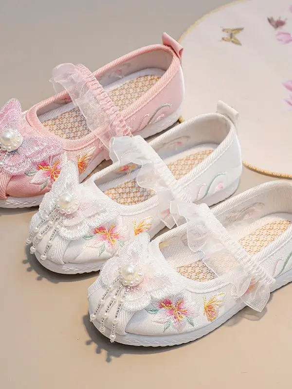 Handmade Embroidered Hanfu Shoes for Girls Old Beijing Cloth Shoes Baby Ma Face Skirt Shoes Children's Traditional Chinese Co...
Handmade Embroidered Hanfu Shoes for Girls Old Beijing Cloth Shoes Baby Ma Face Skirt Shoes Children's Traditional Chinese Co...