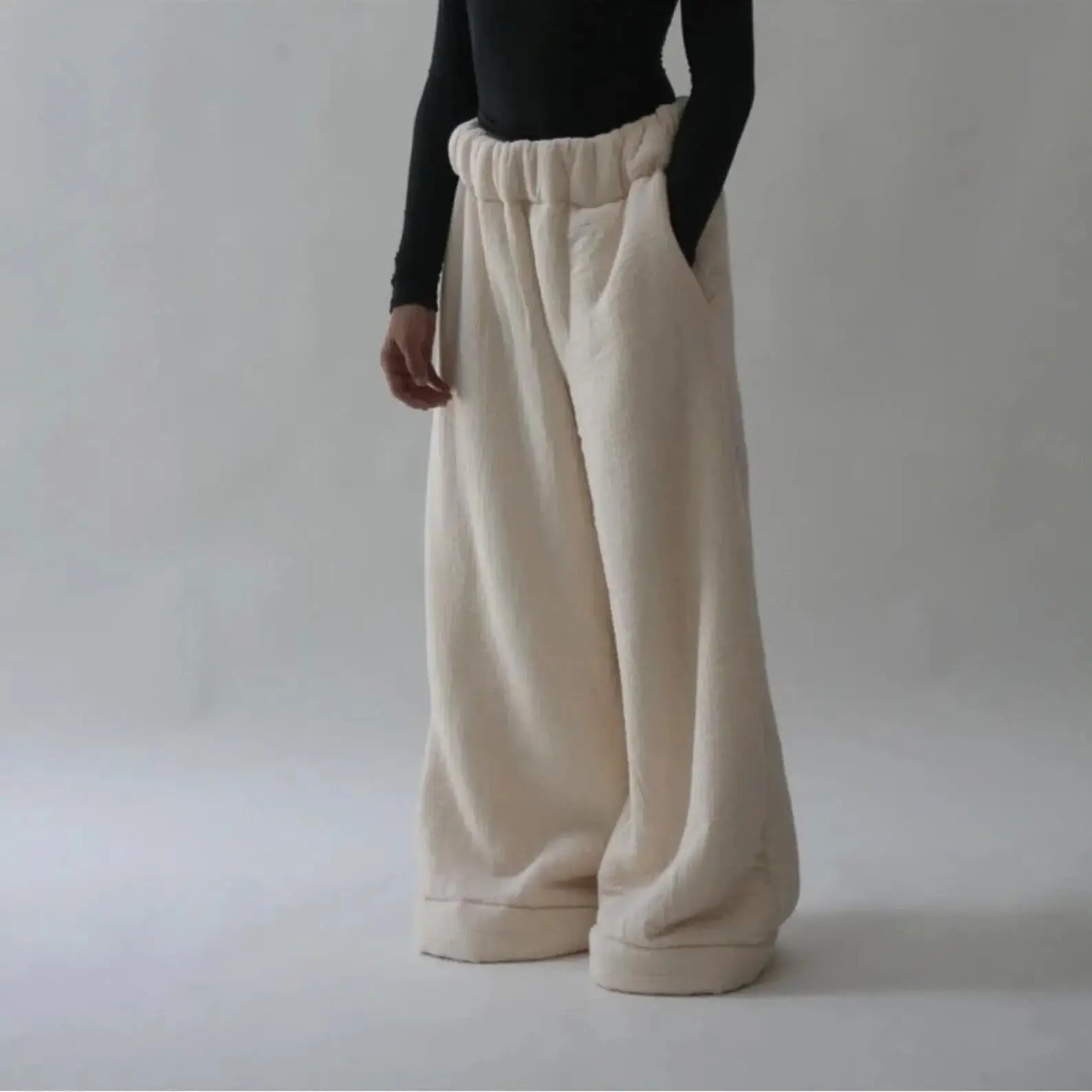 Warm Lamb Velvet Wide Leg Pants Loose Casual Street Fashion Women's Autumn Winter New Arrival Color Trousers
Warm Lamb Velvet Wide Leg Pants Loose Casual Street Fashion Women's Autumn Winter New Arrival Color Trousers