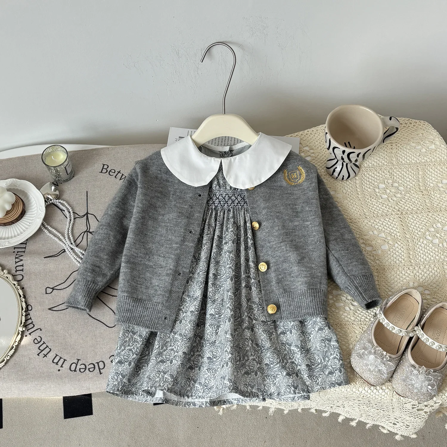 2025 Spring Autumn Baby Girl 2PCS Clothes Set - Cotton Sticker Cardigan + Peter Pan Collar Printed Dress
2025 Spring Autumn Baby Girl 2PCS Clothes Set - Cotton Sticker Cardigan + Peter Pan Collar Printed Dress