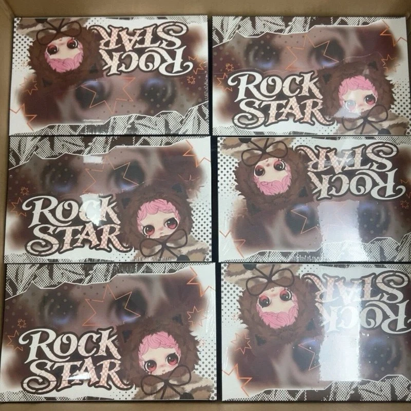 Genuine Spot Owen-Rock Star Series Plush Trend Doll Pendant Brand New End Box Birthday Gift For Boys And Girls.
Genuine Spot Owen-Rock Star Series Plush Trend Doll Pendant Brand New End Box Birthday Gift For Boys And Girls.