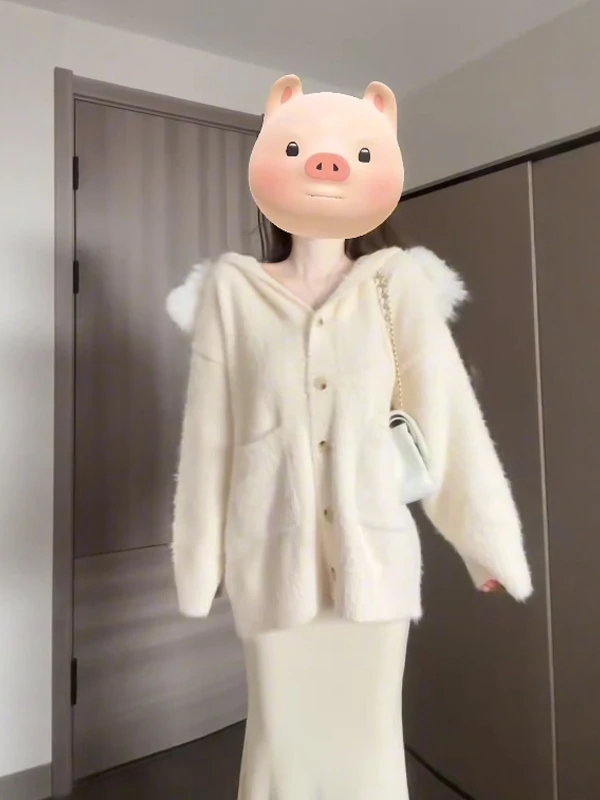 Шикарный уютный свитер с капюшоном: мягкий, уникальный, красивый топ для миниатюрных фигур, омолаживающий зимний модный женский трикотаж
Шикарный уютный свитер с капюшоном: мягкий, уникальный, красивый топ для миниатюрных фигур, омолаживающий зимний модный женский трикотаж