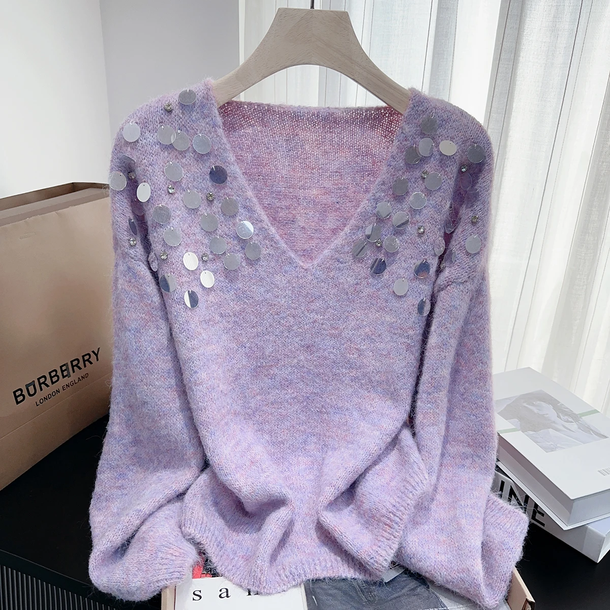 2025 Chic Sweater tops for women casual Women Autumn and Winter Soft Loose Pullover Lazy Style Shiny Yarn Gentle Elegant Top
2025 Chic Sweater tops for women casual Women Autumn and Winter Soft Loose Pullover Lazy Style Shiny Yarn Gentle Elegant Top