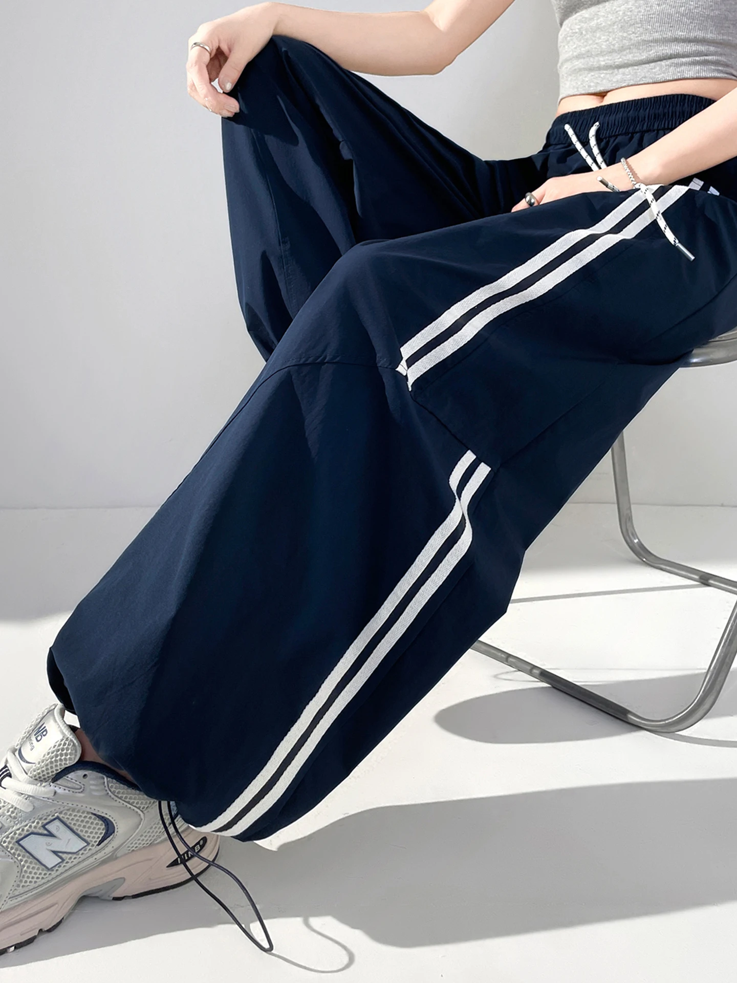 American Style Quick Dry Striped Wide Leg Pants Women Summer Hot Girl Two Wear Trousers Elastic High Waist Straight Cut Pants
American Style Quick Dry Striped Wide Leg Pants Women Summer Hot Girl Two Wear Trousers Elastic High Waist Straight Cut Pants